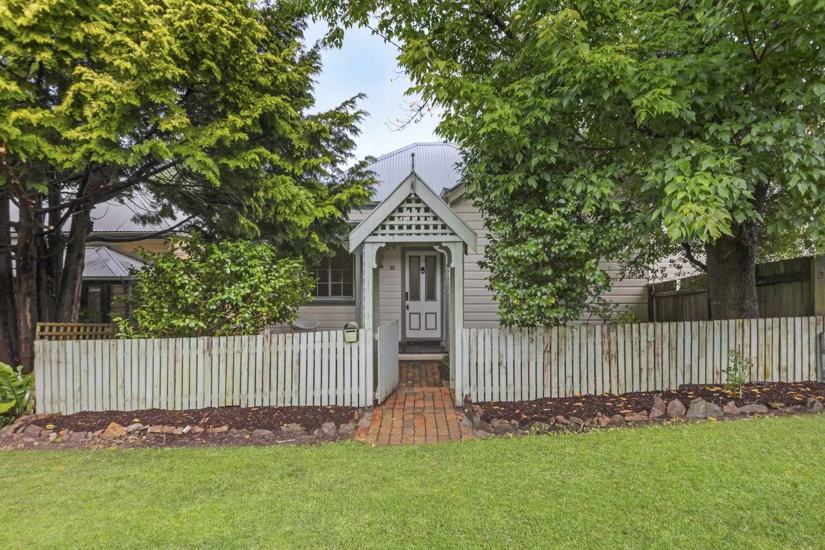 25 Blackheath Street, Leura NSW 2780