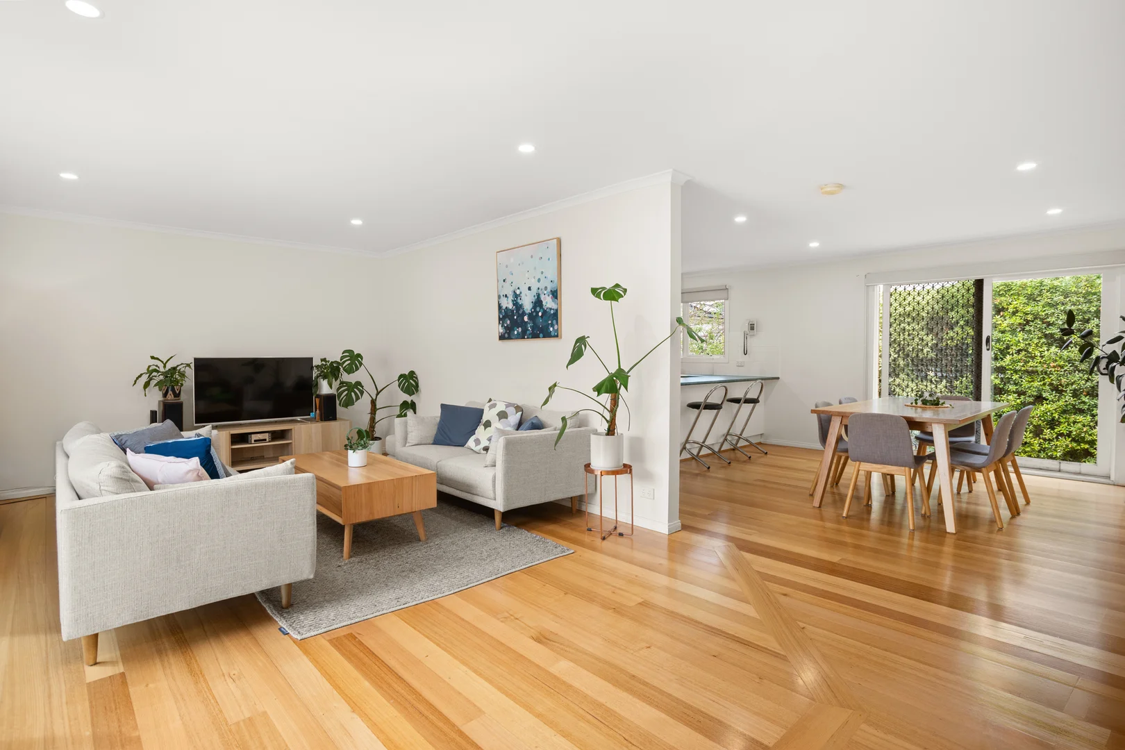 Additional image 5 of 2/24 Edmonds Avenue, Ashwood VIC 3147