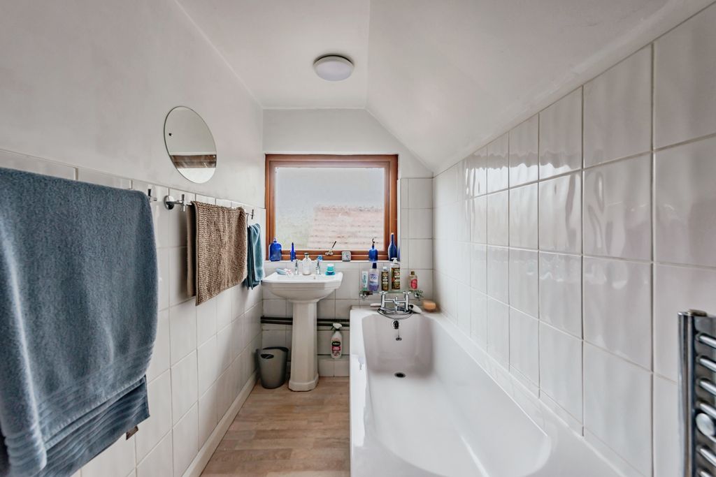 Additional image 13 of 3 bed detached house for saleAxes Lane, Redhill RH1