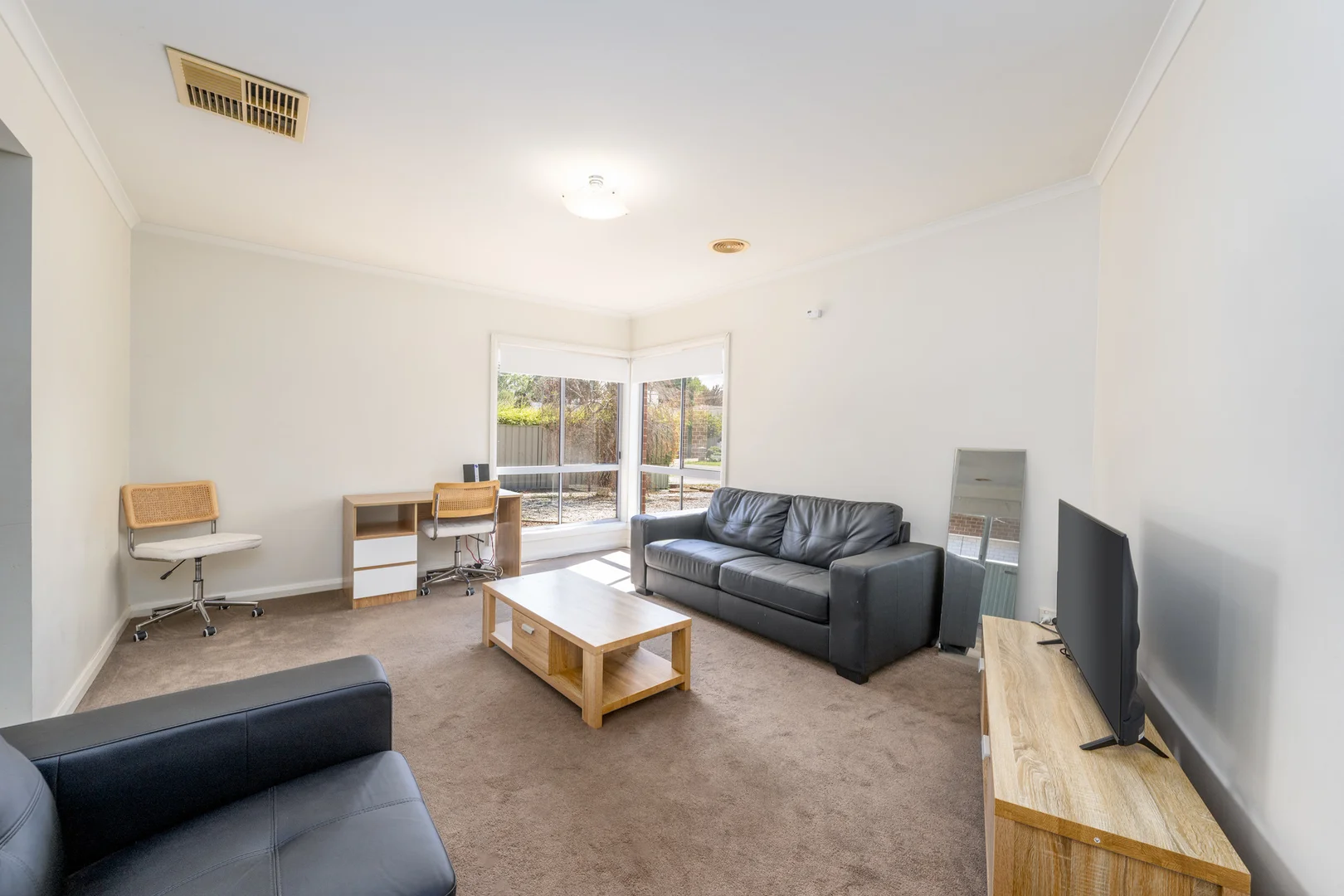 3 Curlew Place, Shepparton VIC 3630 photo 3