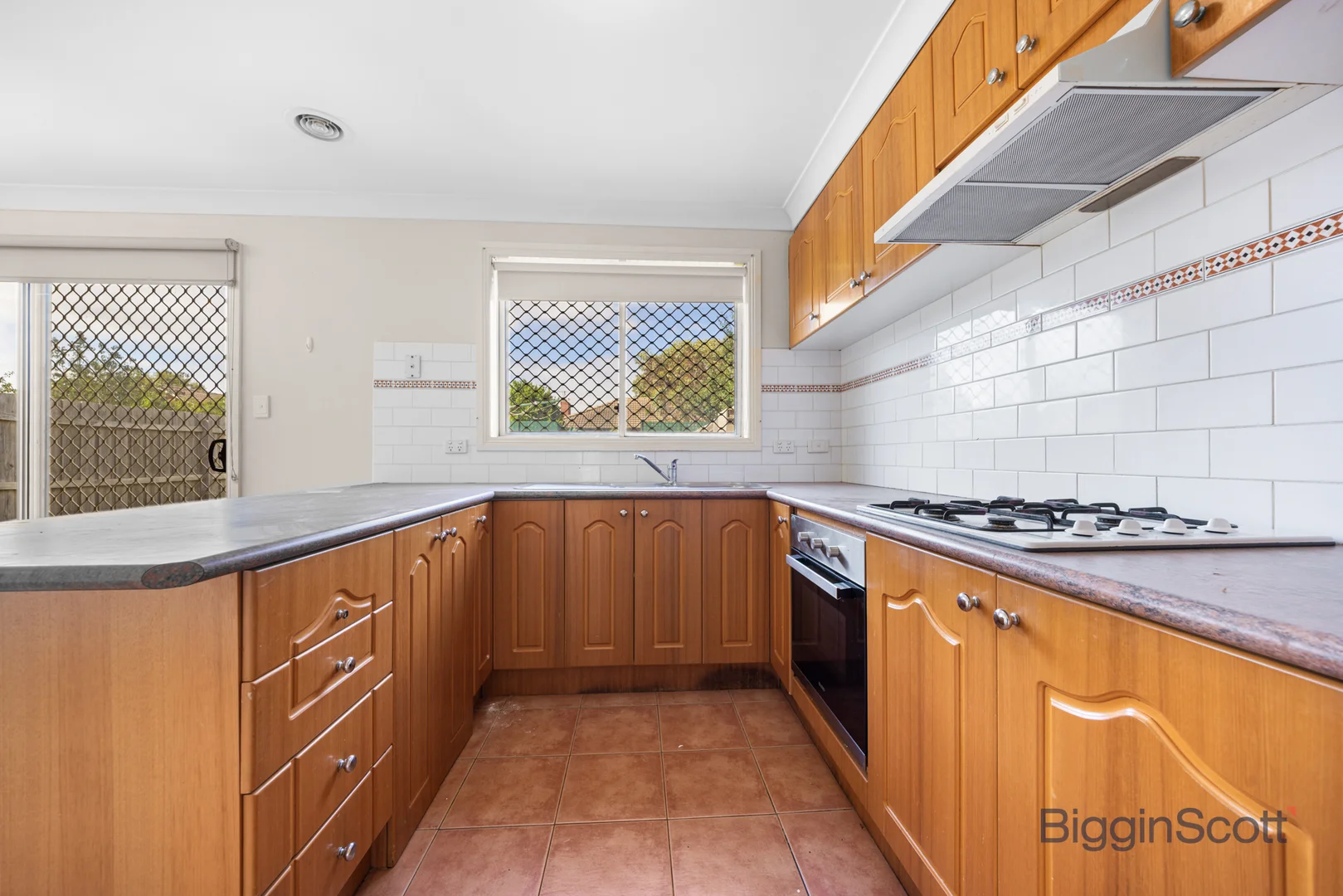 Additional image 3 of 2/122 Shaws Road, Werribee VIC 3030
