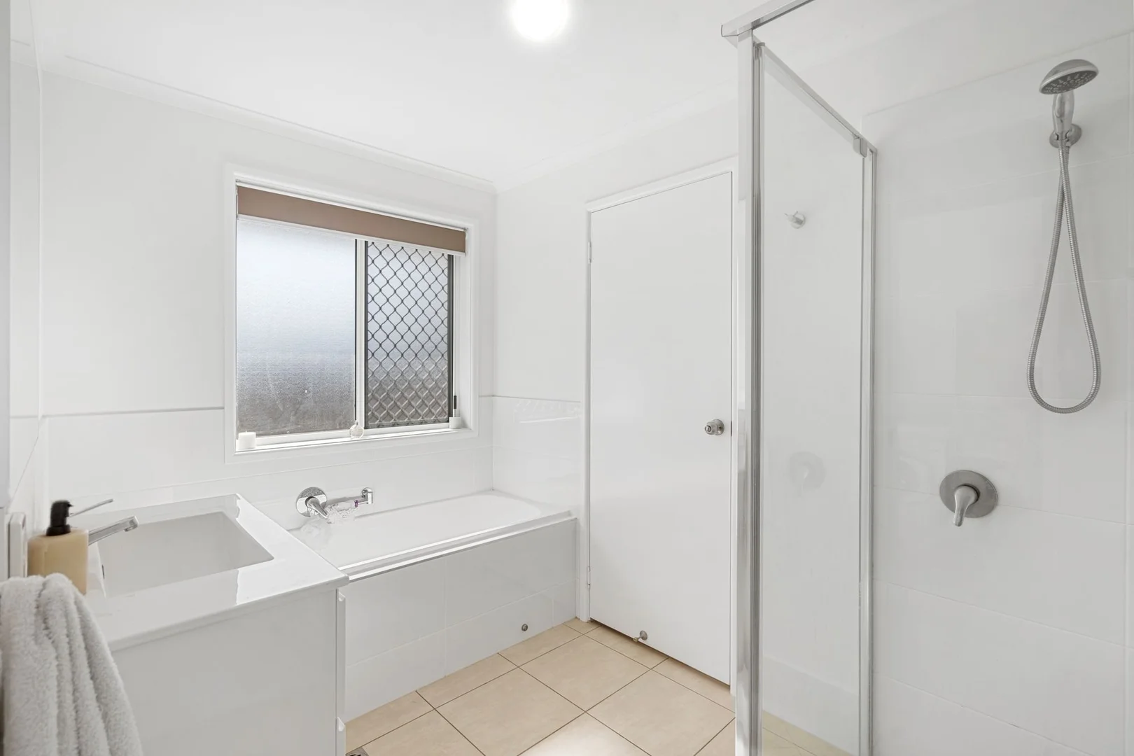 Additional image 14 of 11 Chiltern Place, Sandstone Point QLD 4511