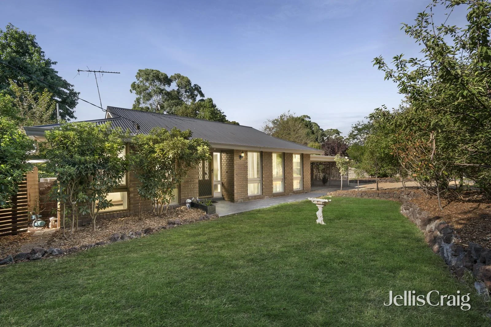 5 Mandowie Crescent, Croydon VIC 3136
