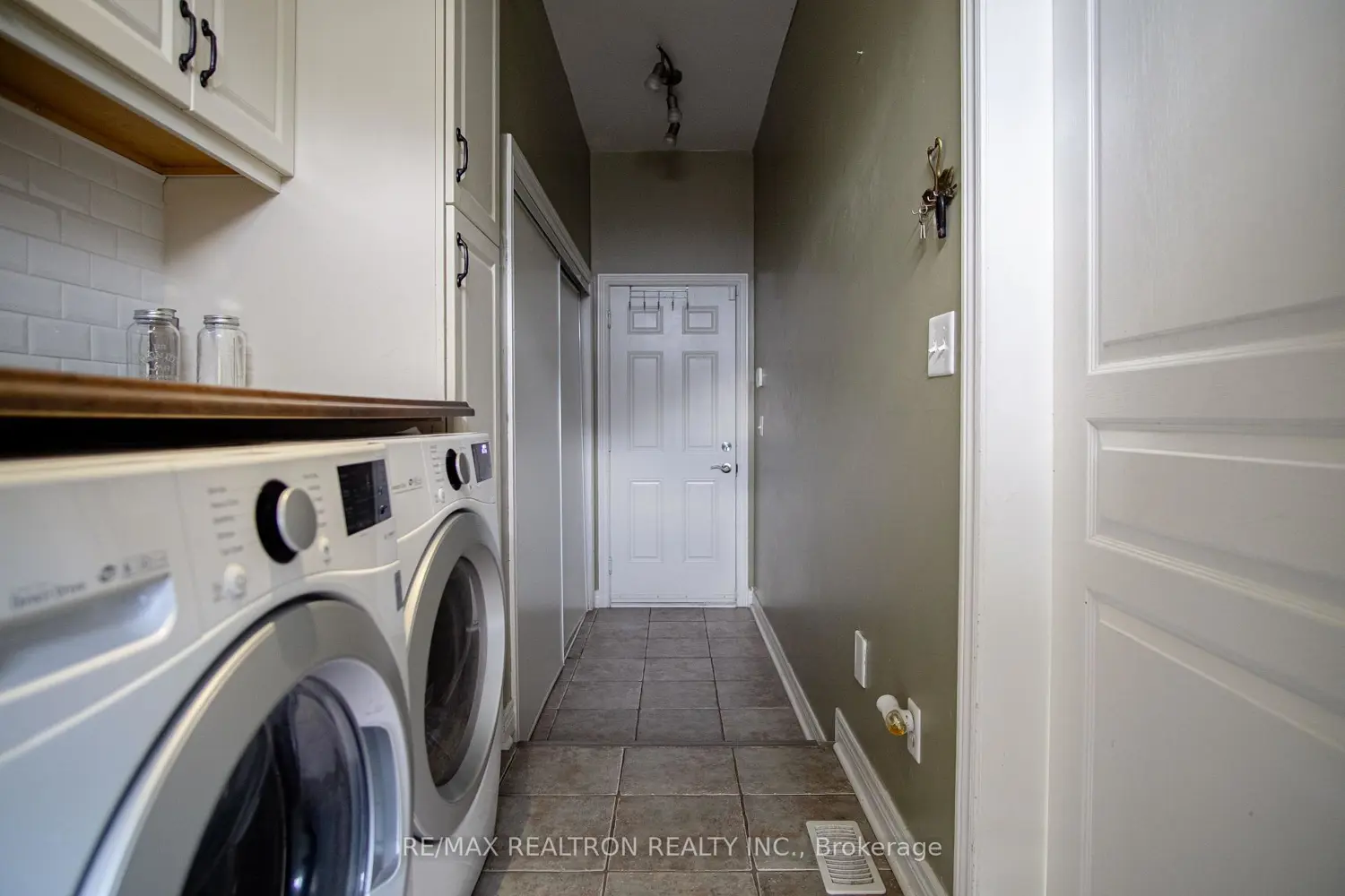 Additional image 11 of 936 Langford Street