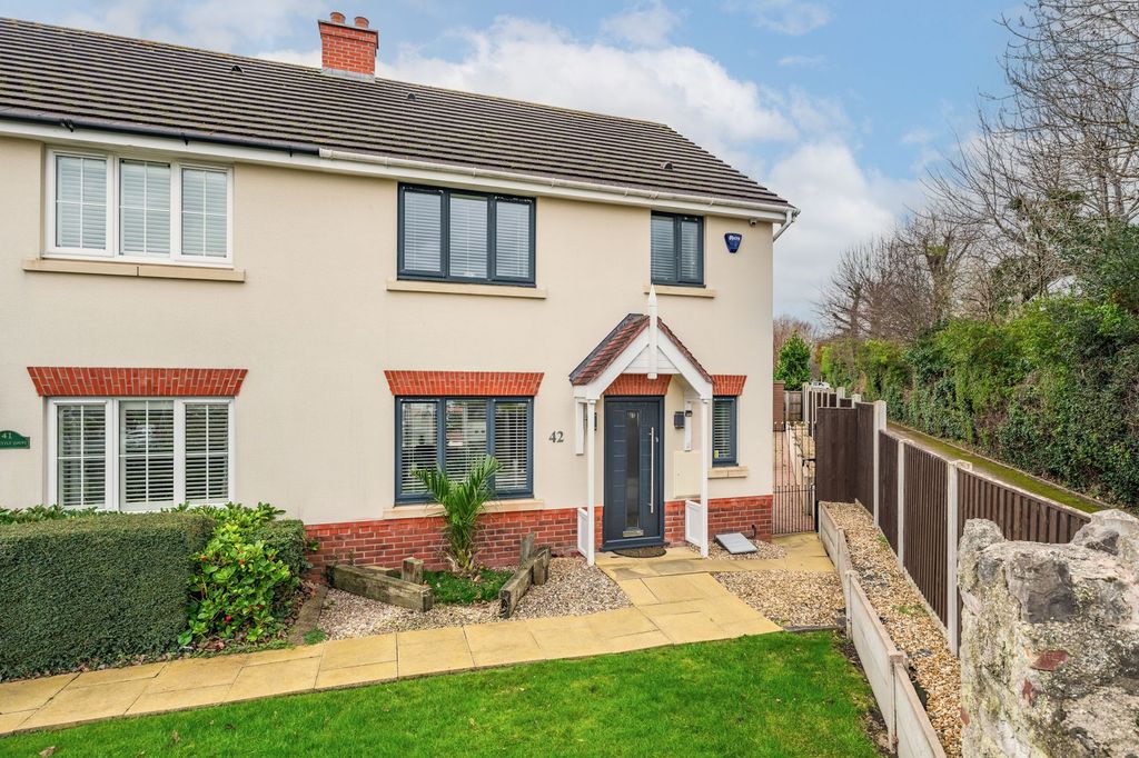 3 bed semi-detached house for saleLon Pedr, Llandudno LL30