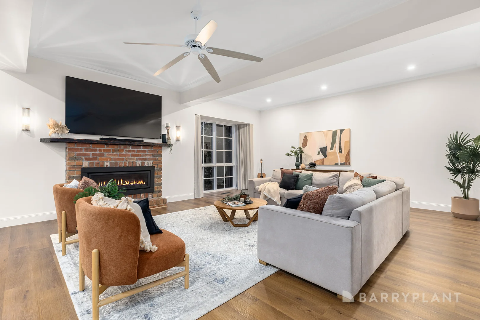 Additional image 2 of 16 Parry Drive, Mooroolbark VIC 3138