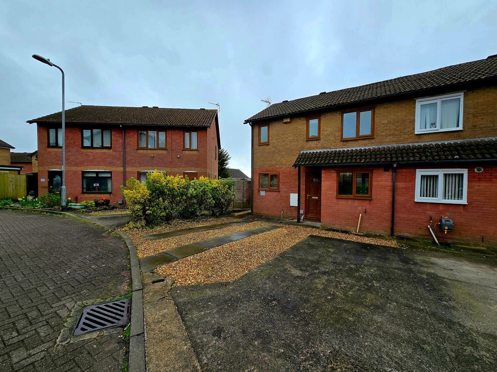 3 bed semi-detached house for saleRobins Hill, Brackla CF31