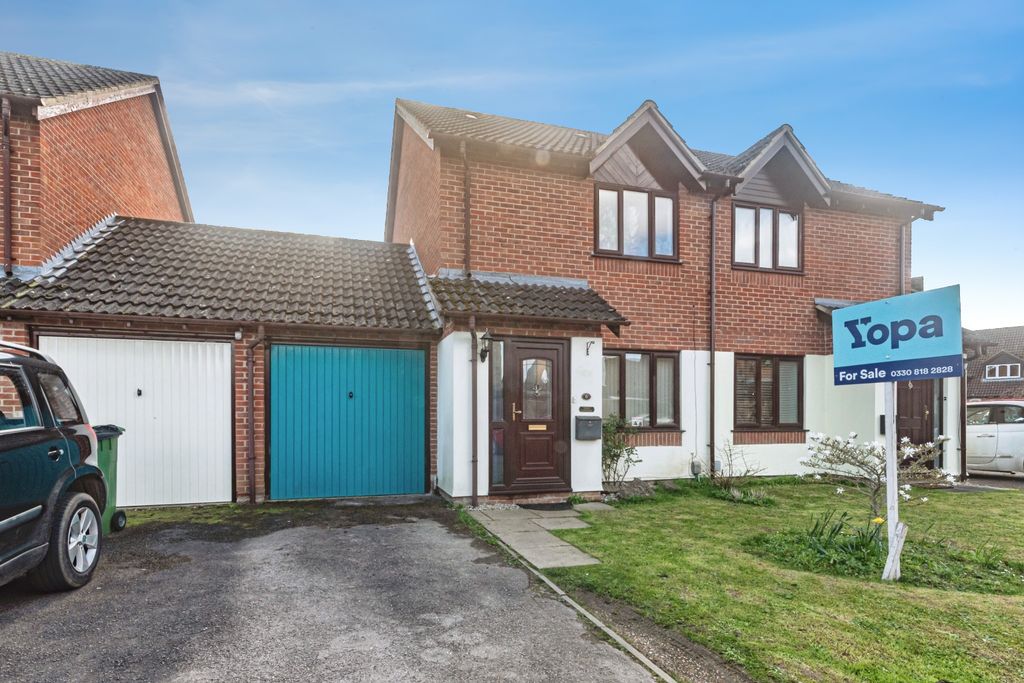 2 bed semi-detached house for saleJustice Close, Thatcham RG19
