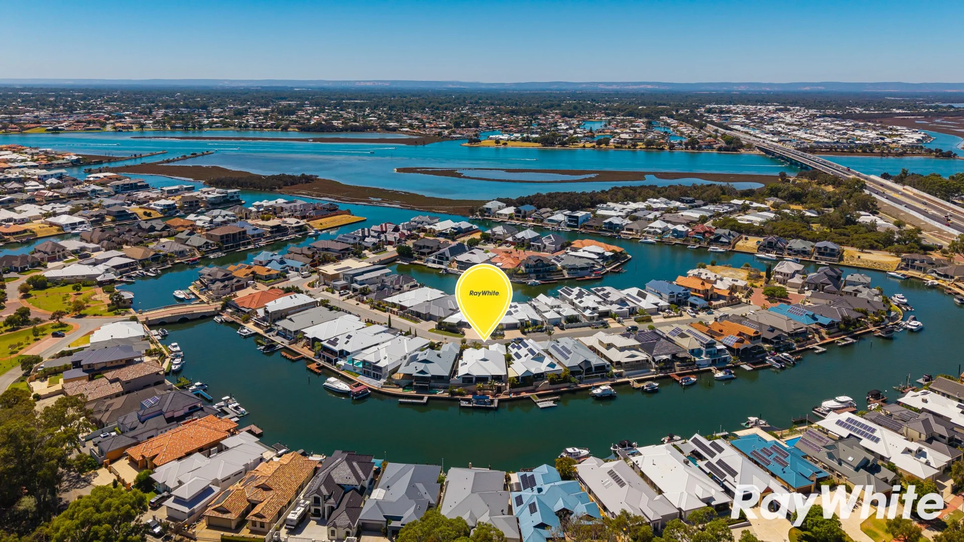 8 Ragamuffin Point, Halls Head WA 6210