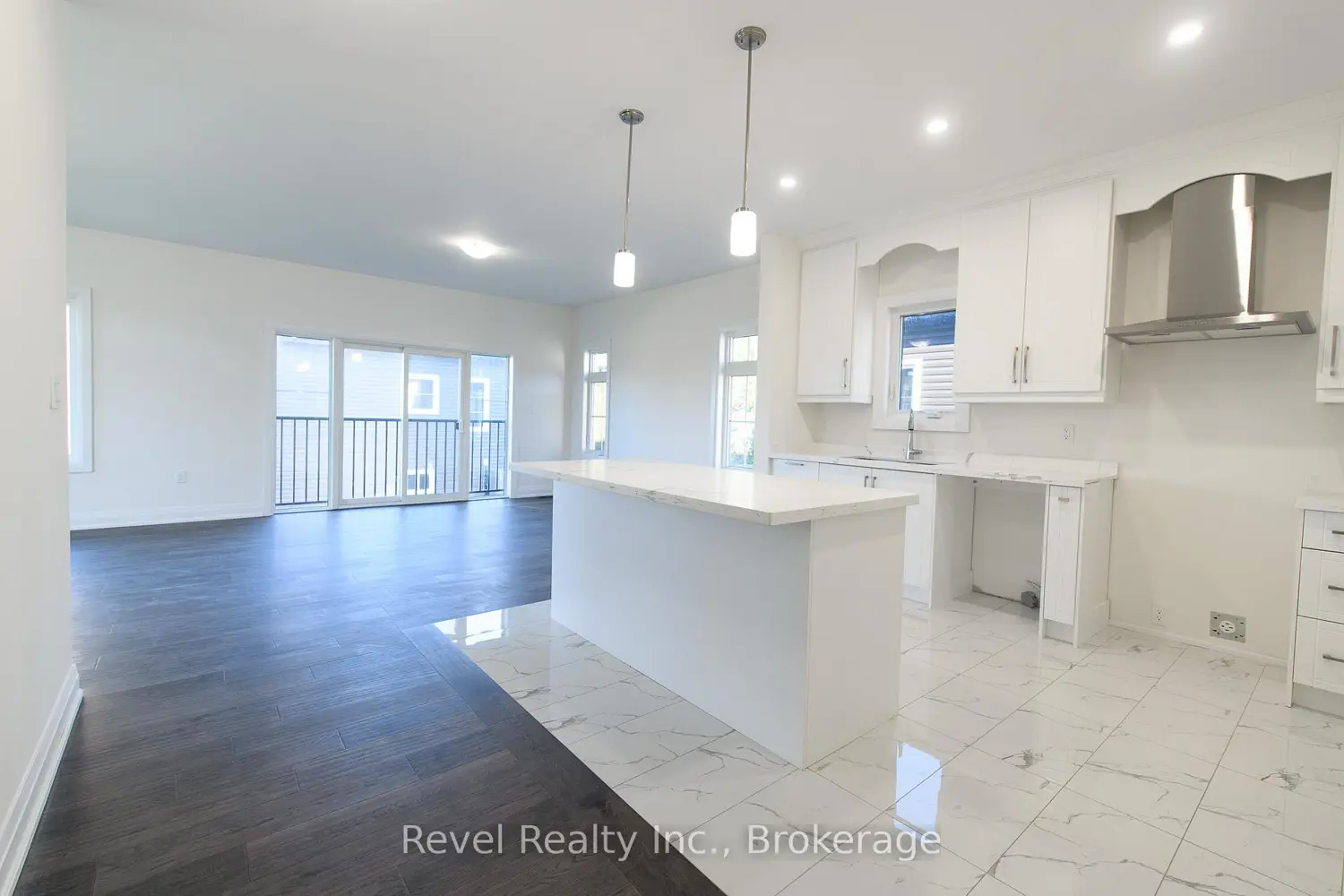 45 Joanne Crescent photo 2