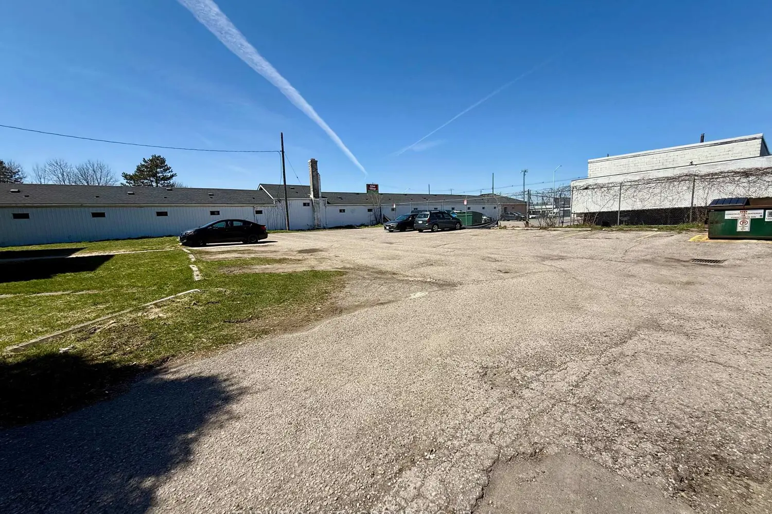 1576 Caledonia Street photo 4