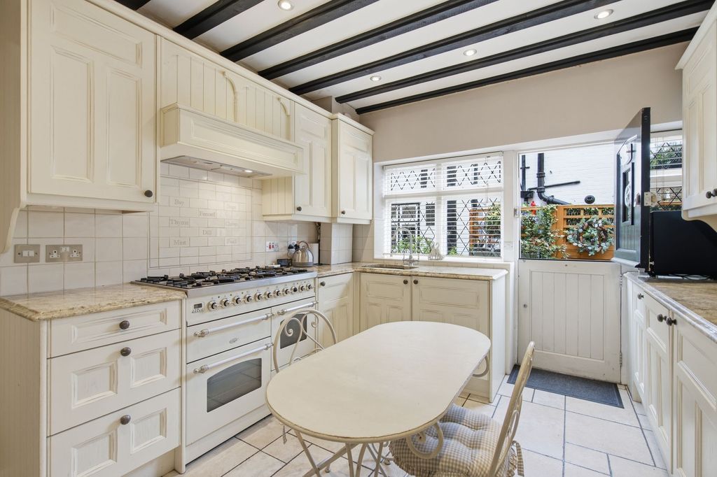Additional image 2 of 3 bed semi-detached house for saleTurks Head Court, Eton SL4