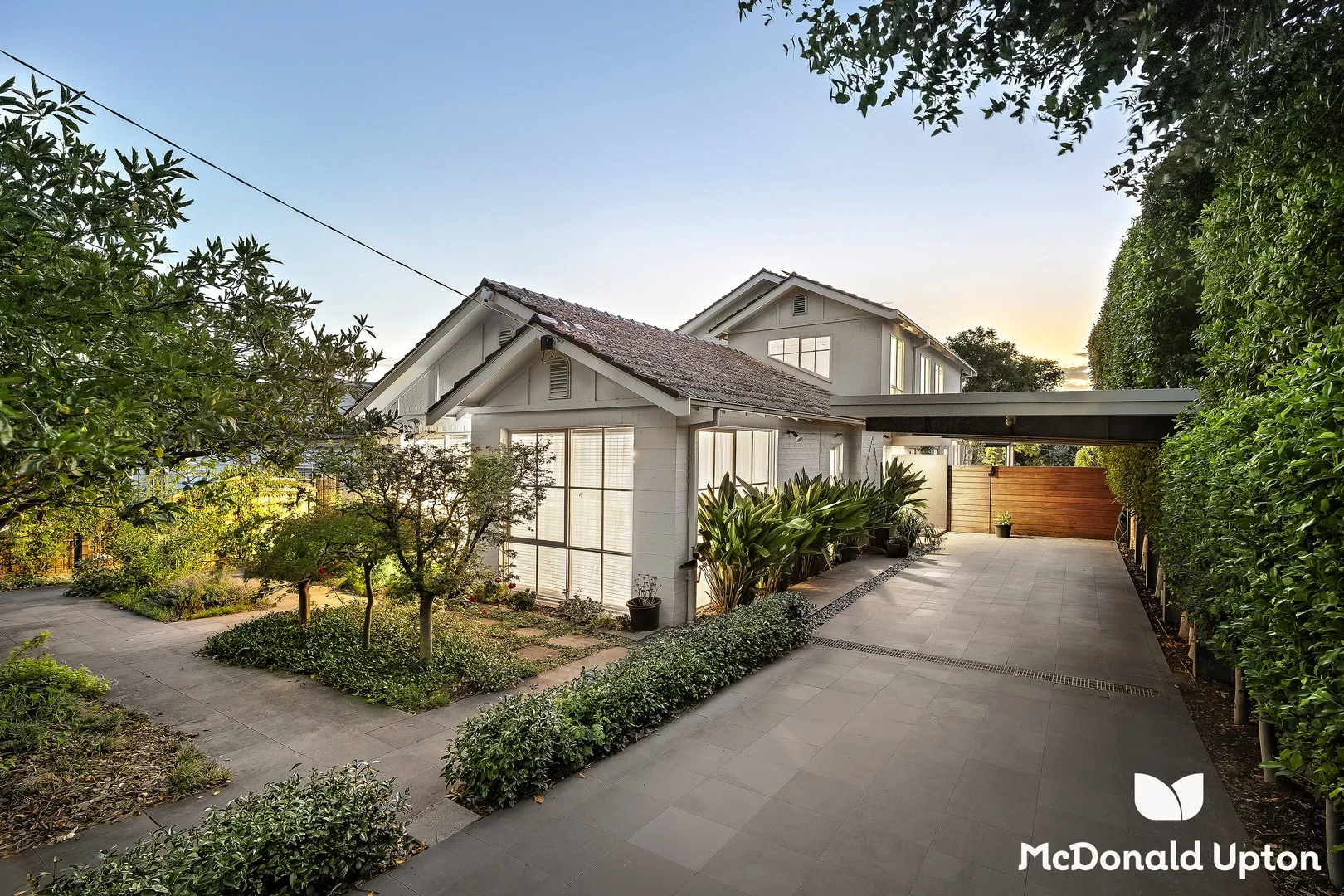 9 Glenview Road, Strathmore VIC 3041