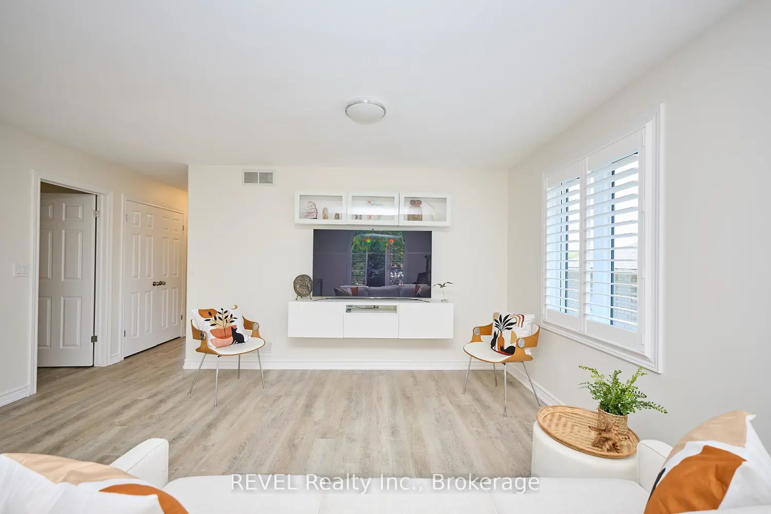 118 Colbeck Drive photo 4