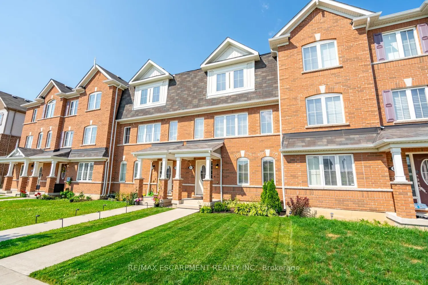 230 Avonsyde Boulevard 15 photo 3
