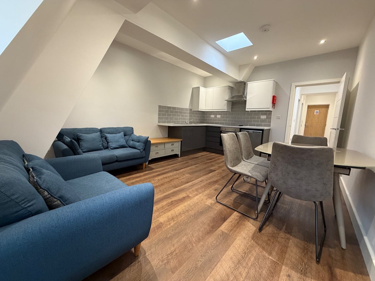 1 Bed Flat, Hanover Square, LS3, N1 7GU photo 2