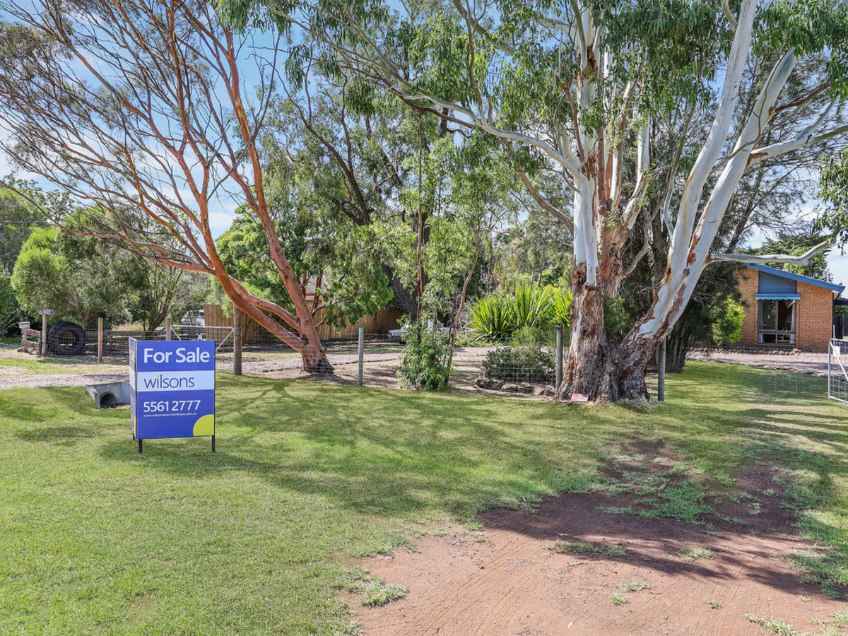 24 Mount Road, Mortlake VIC 3272