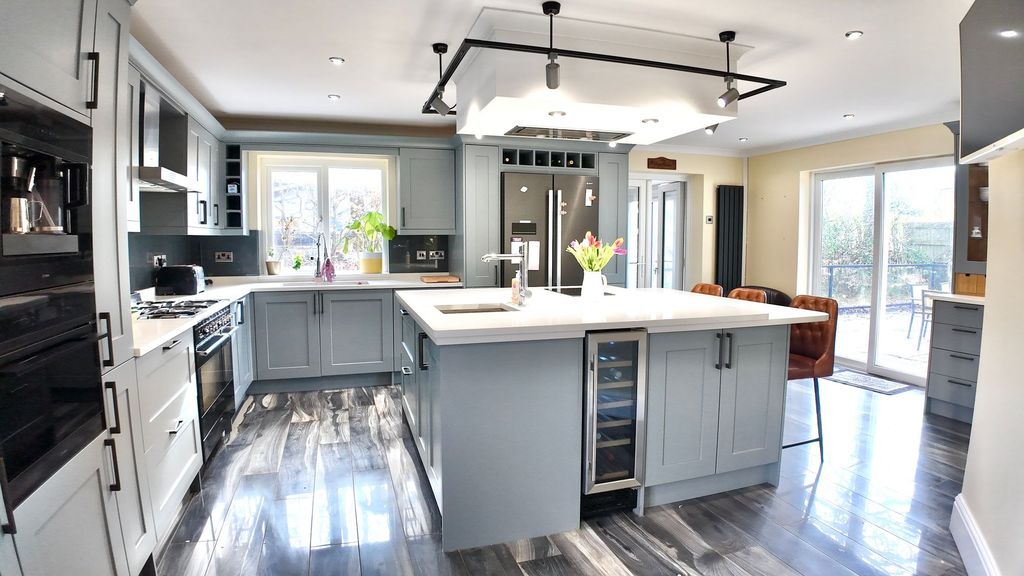 Additional image 3 of 5 bed detached house for saleDarren Ddu Road, Ynysybwl CF37
