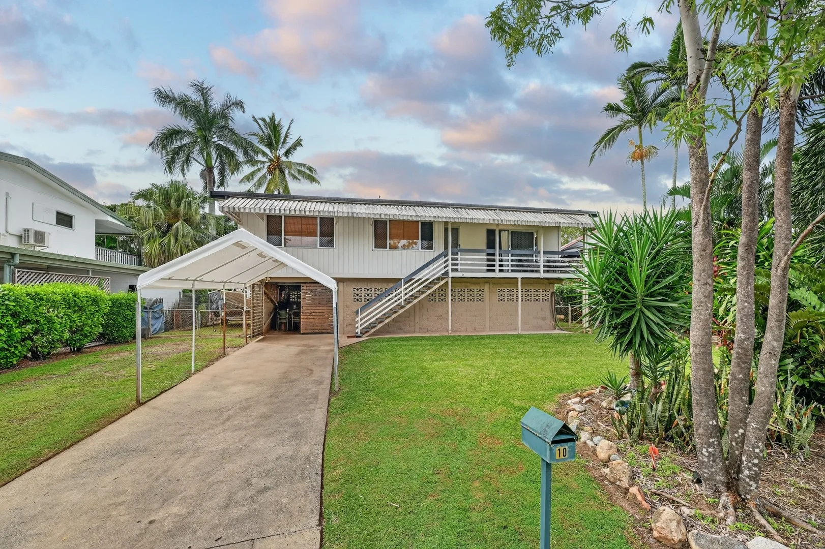10 Aloomba Crescent, Cranbrook QLD 4814