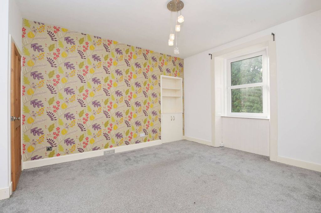3 bed flat for saleKirkbrae, Galashiels, Borders TD1 photo 2