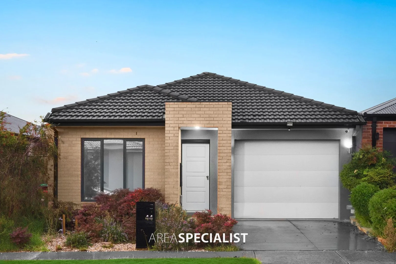 44 Moroak Crescent, Clyde North VIC 3978
