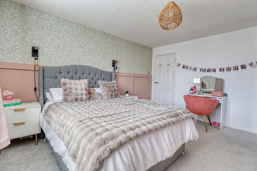 Additional image 7 of 2 bed flat for saleSouthfield Road, Scunthorpe DN16