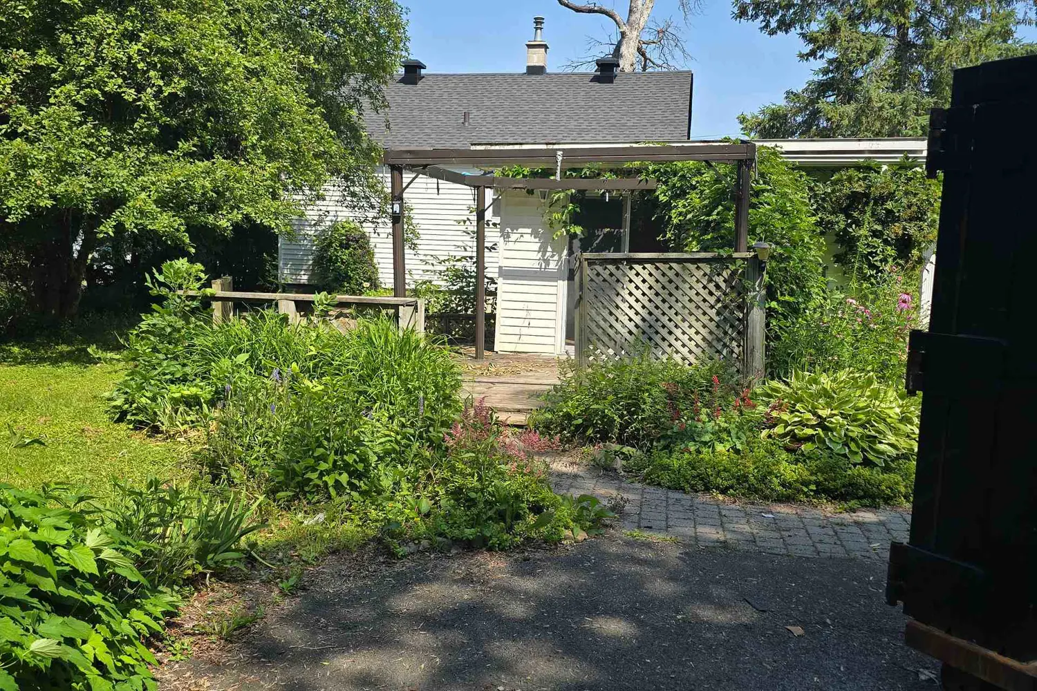 Additional image 5 of 8154 Victoria Street