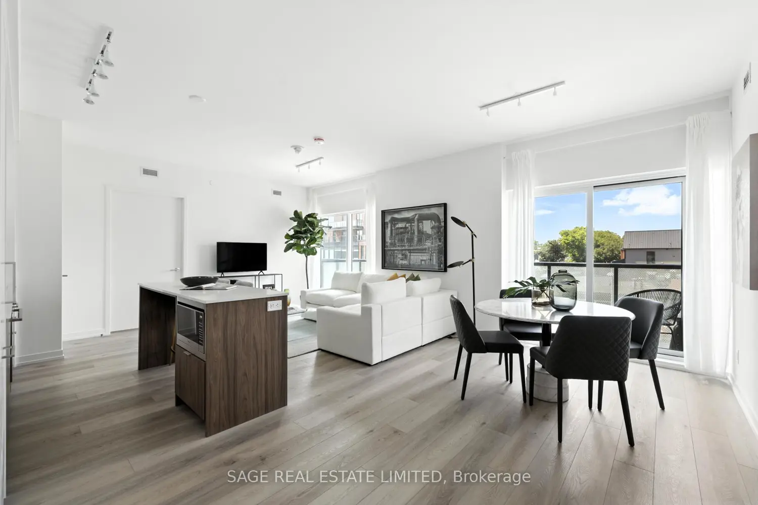 Additional image 2 of 863 St.Clair Avenue 301