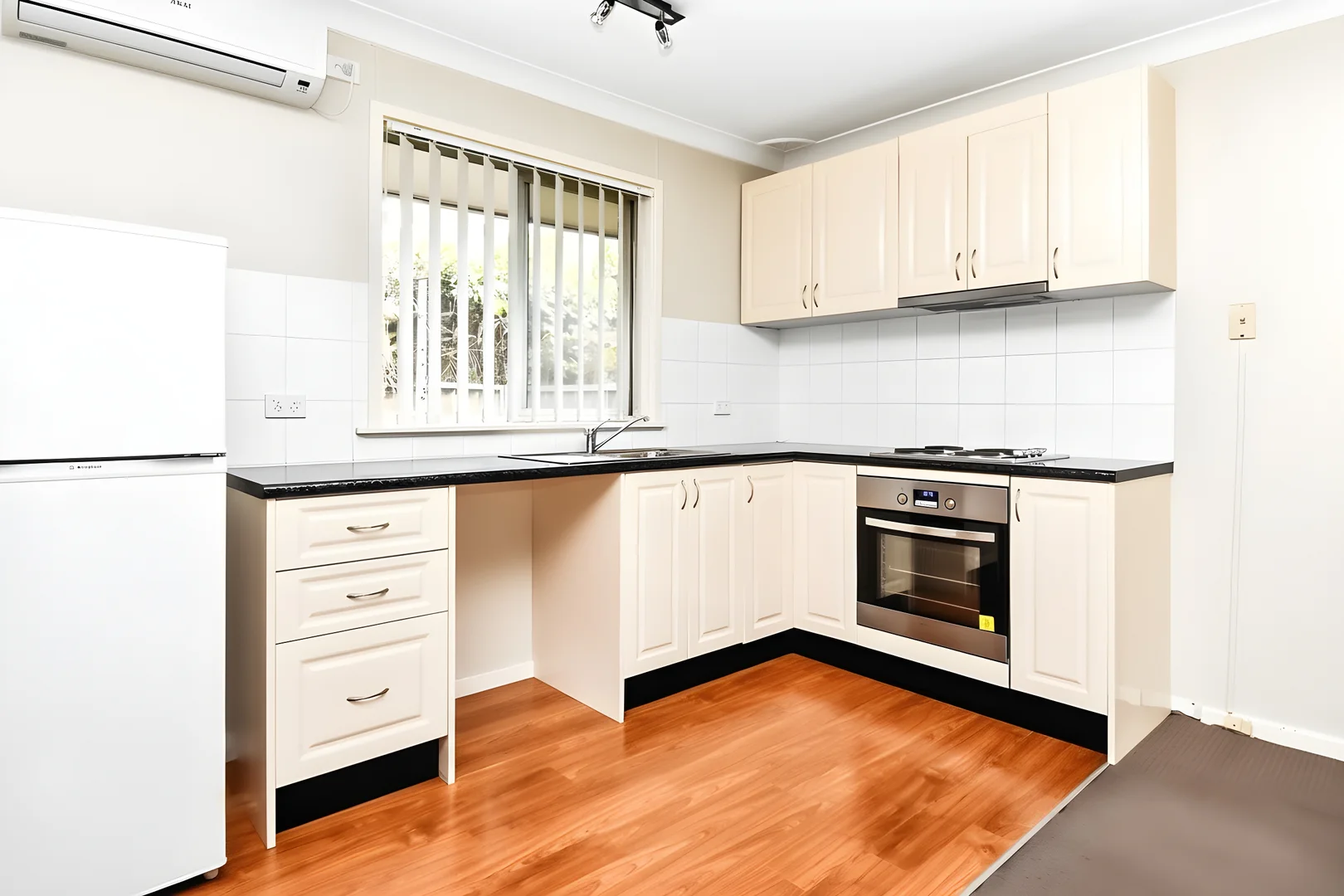 Additional image 2 of 3/111-115 Sale Street, Orange NSW 2800