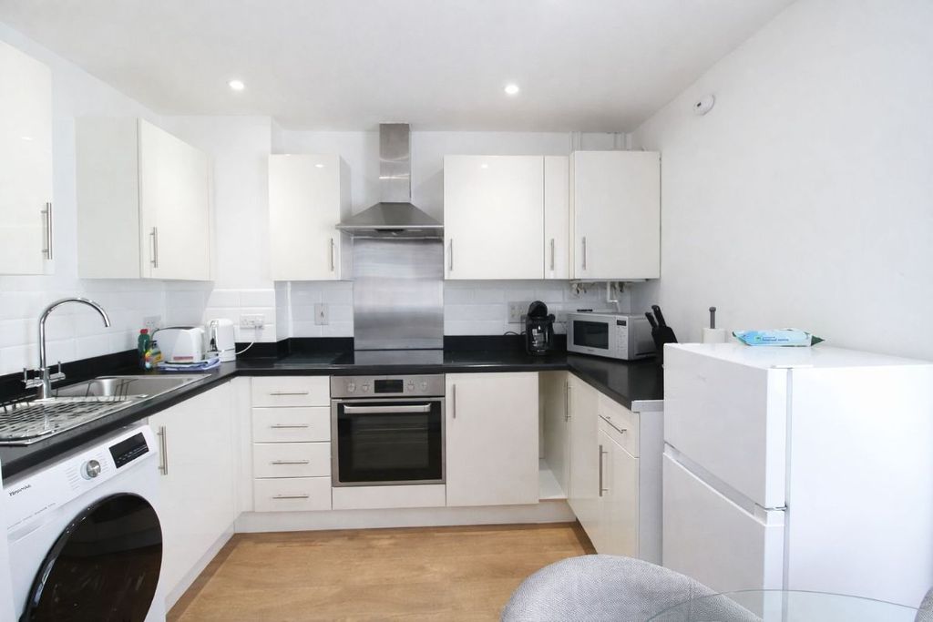 Additional image 2 of 2 bed flat for saleWilkinson Road, Bedford MK42
