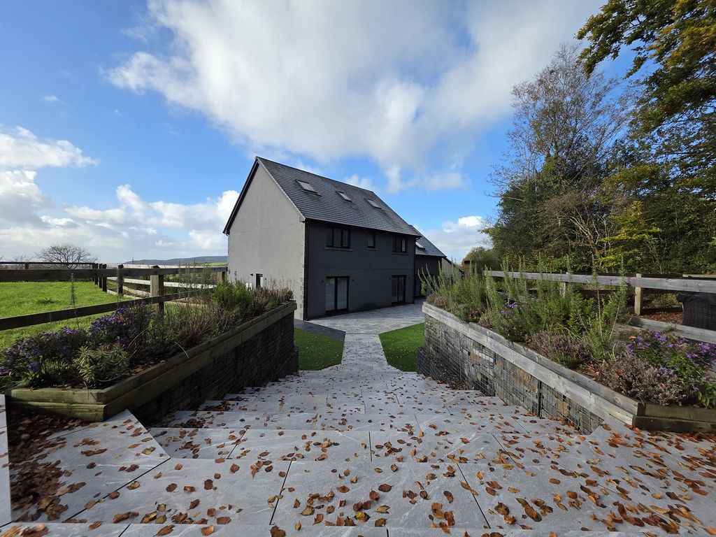 Additional image 2 of 6 bed detached house for saleOld Oak Tree Close, Birchgrove Road, Birchgrove, Swansea, City And County Of Swansea. SA7