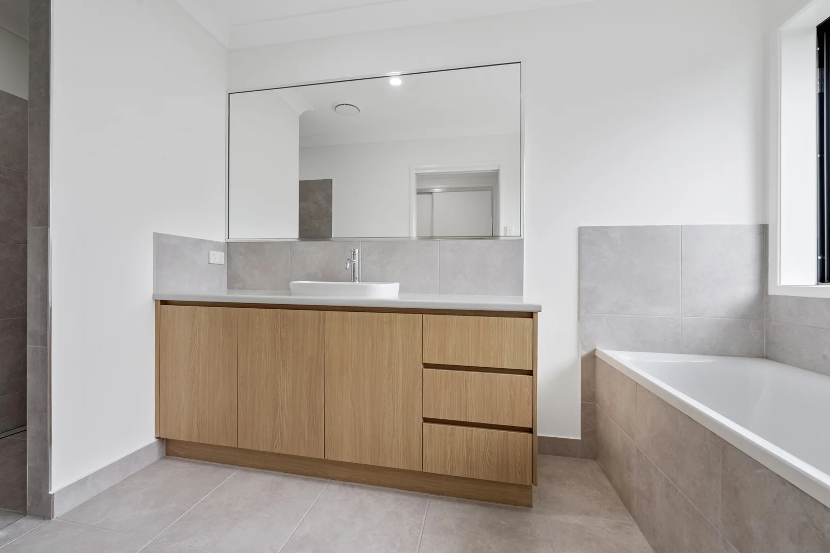 Additional image 10 of 38 Moreton Dr, Rural View QLD 4740
