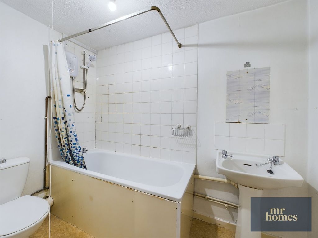 1 bed flat for salePyle Road, Caerau, Cardiff CF5 photo 5