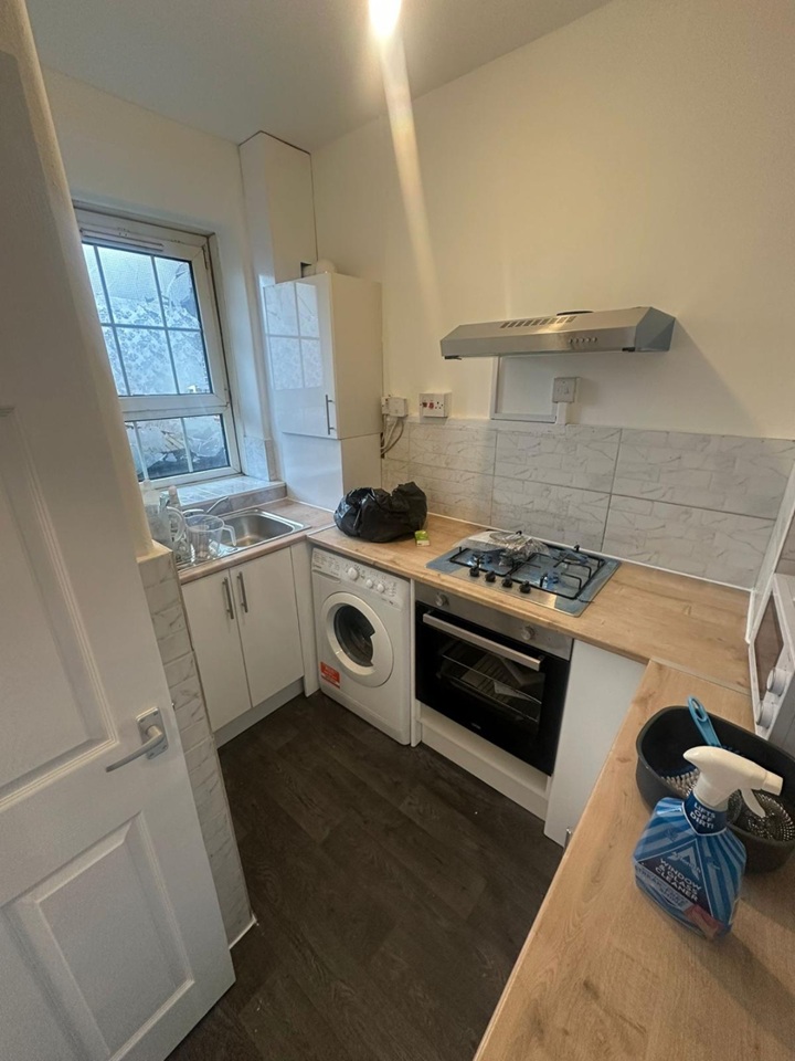 Room in a Shared Flat, Chicksand St, E1, N1 7GU photo 5