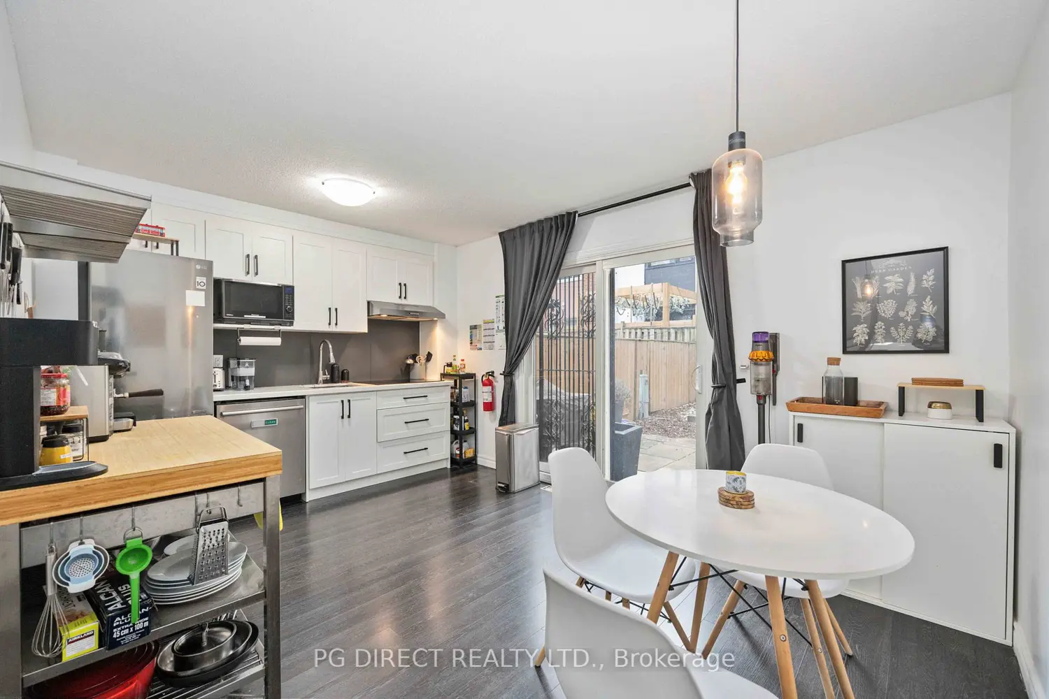 88 Stanley Terrace photo 2