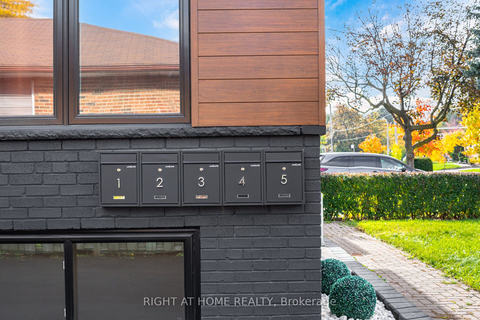 25 Templar Drive, Toronto, ON, M9R 3C6 photo 3
