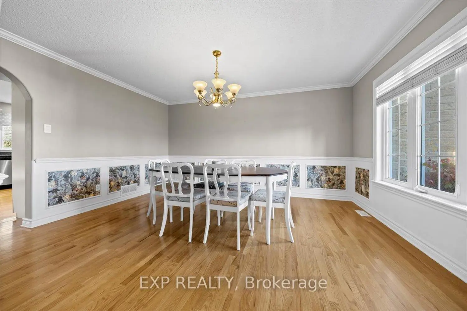 1346 Fox Valley Road photo 4