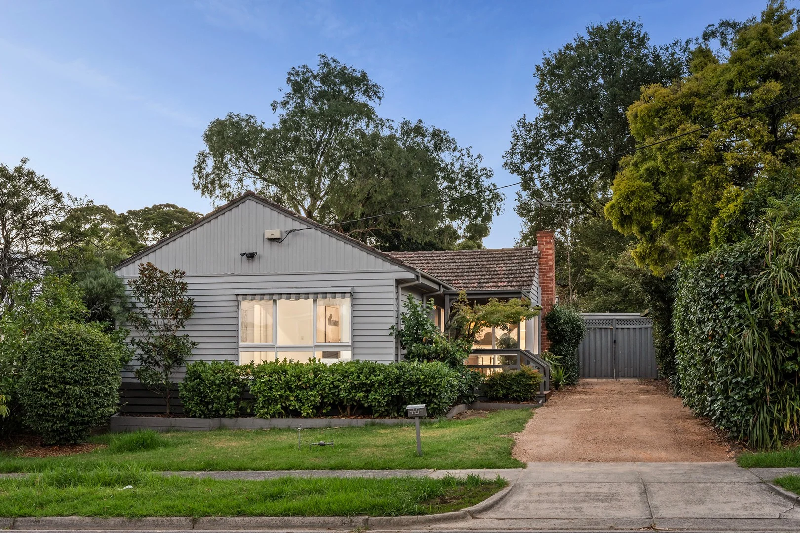 10 Walwa Street, Mitcham VIC 3132
