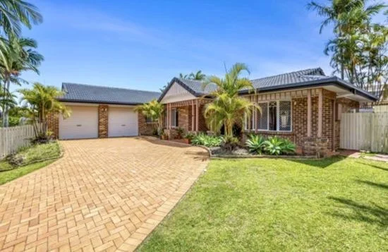 Cleveland Place, Stretton QLD 4116