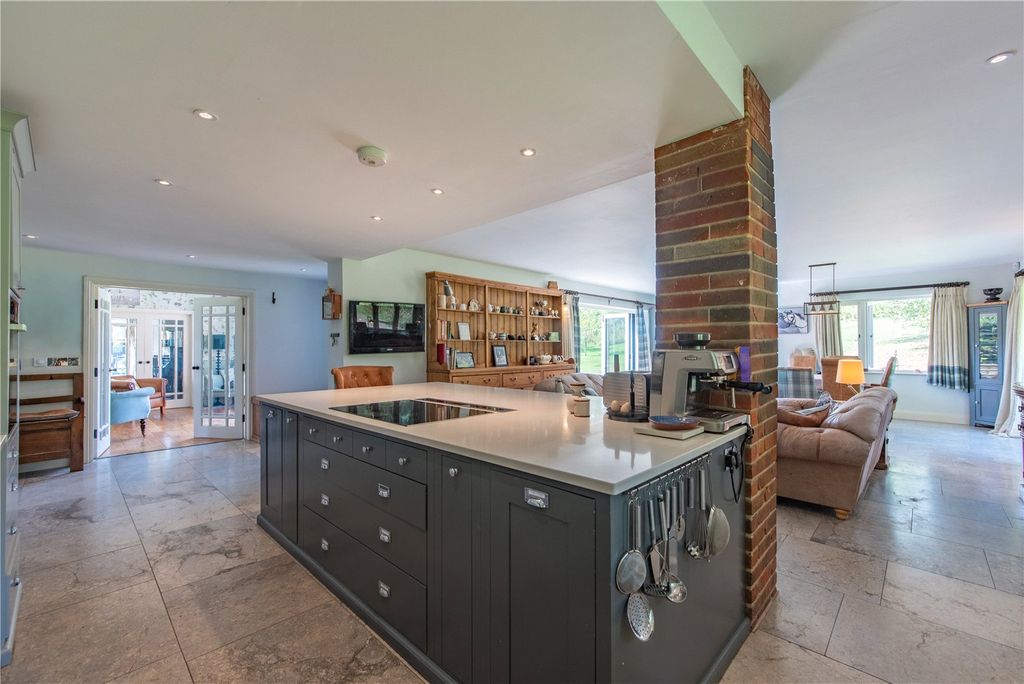 5 bed equestrian for saleWinterbourne Road, Berkshire, United Kingdom RG20 photo 5