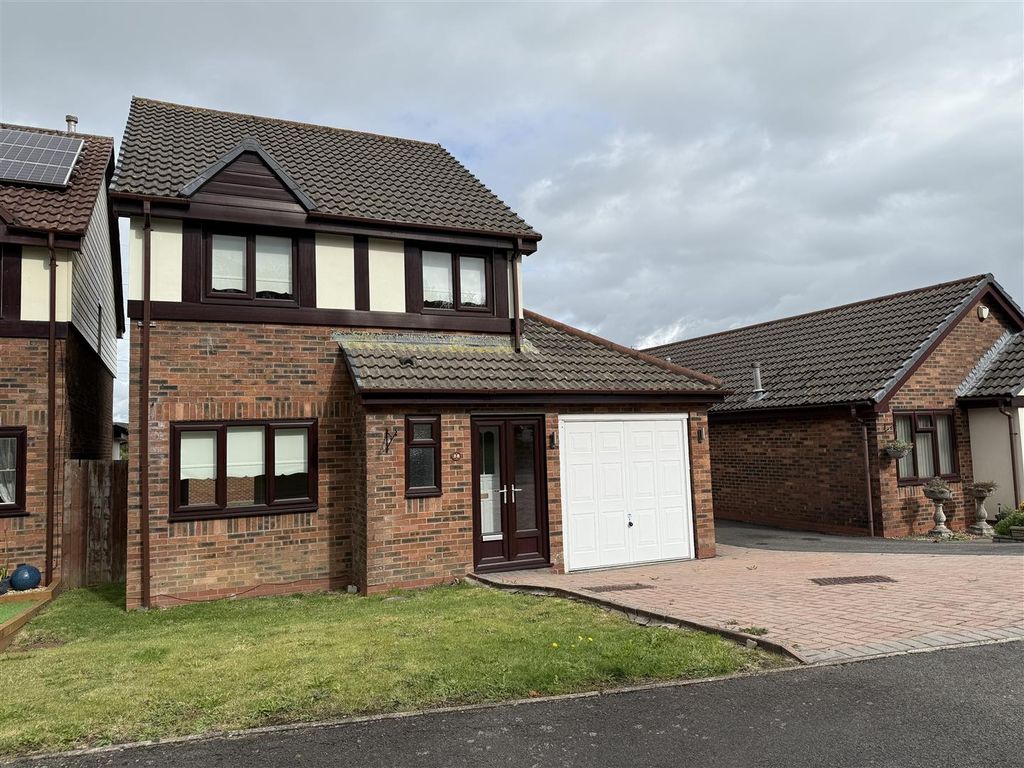 3 bed detached house for saleClos Y Gelli, Llanelli SA14