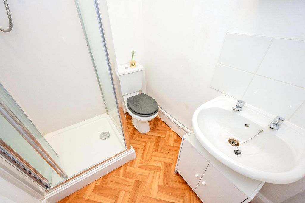 Additional image 11 of 6 bed flat for saleShrewsbury Road, Stafford, Staffordshire ST17