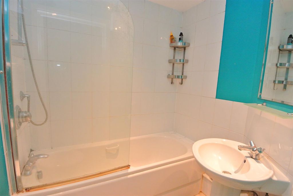 Additional image 8 of 2 bed maisonette for saleBlays Close, Englefield Green, Egham TW20