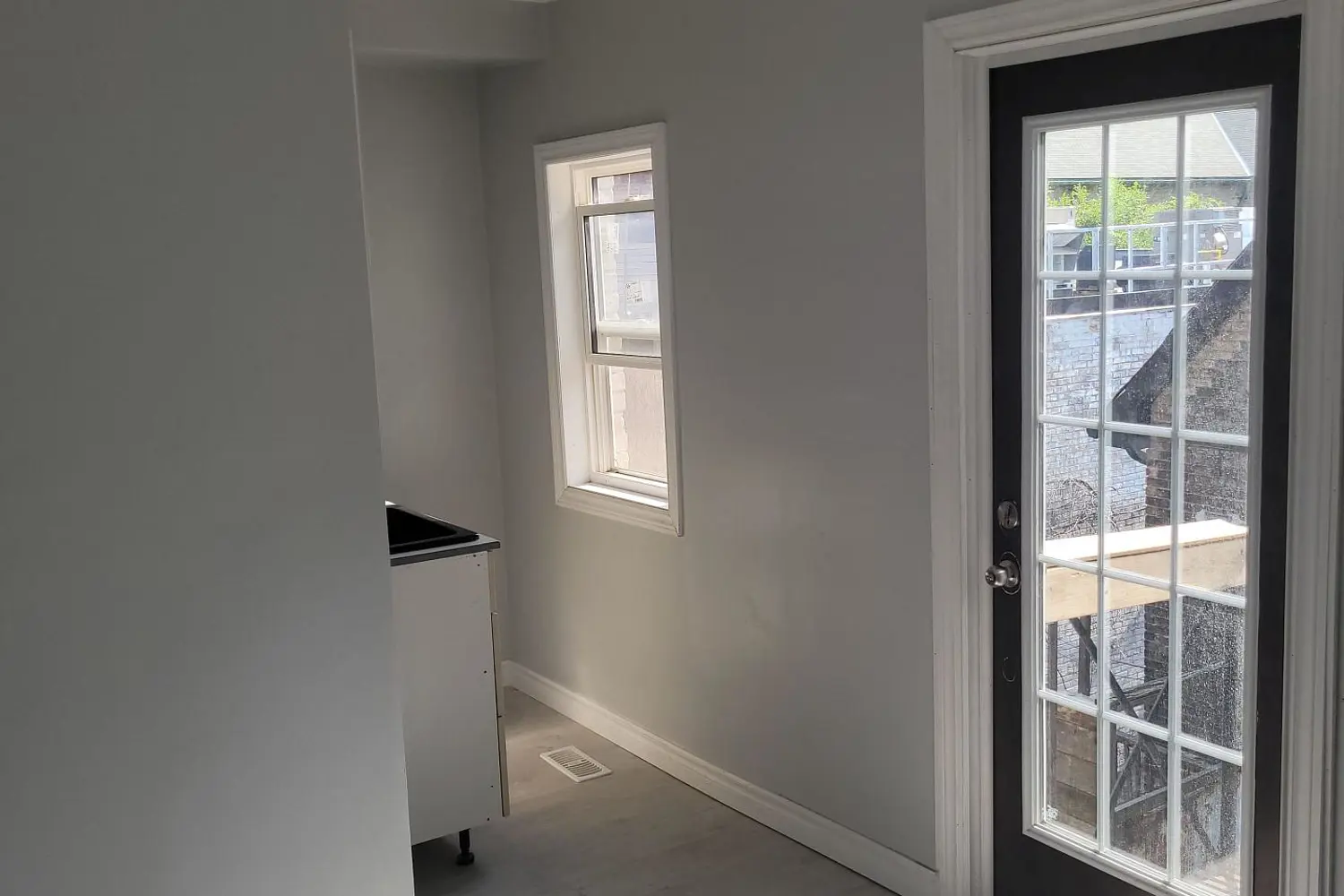 850 Bathurst Street photo 5