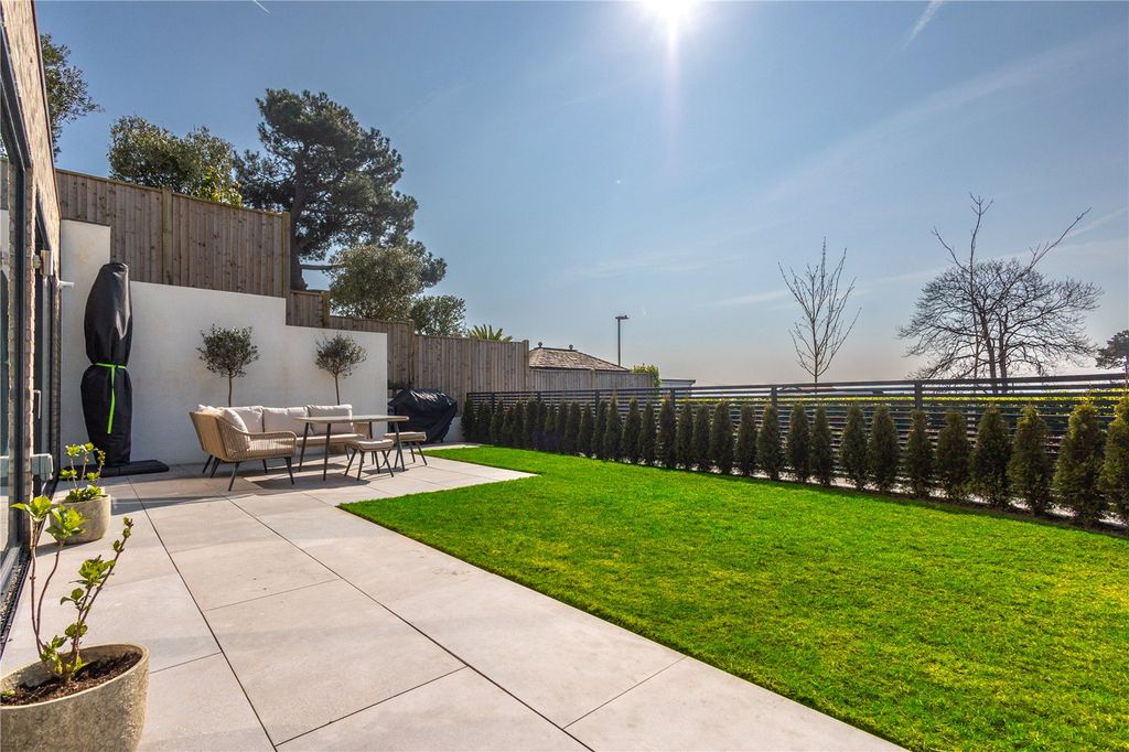 2 bed flat for saleChaddesley Glen, Poole, Dorset BH13