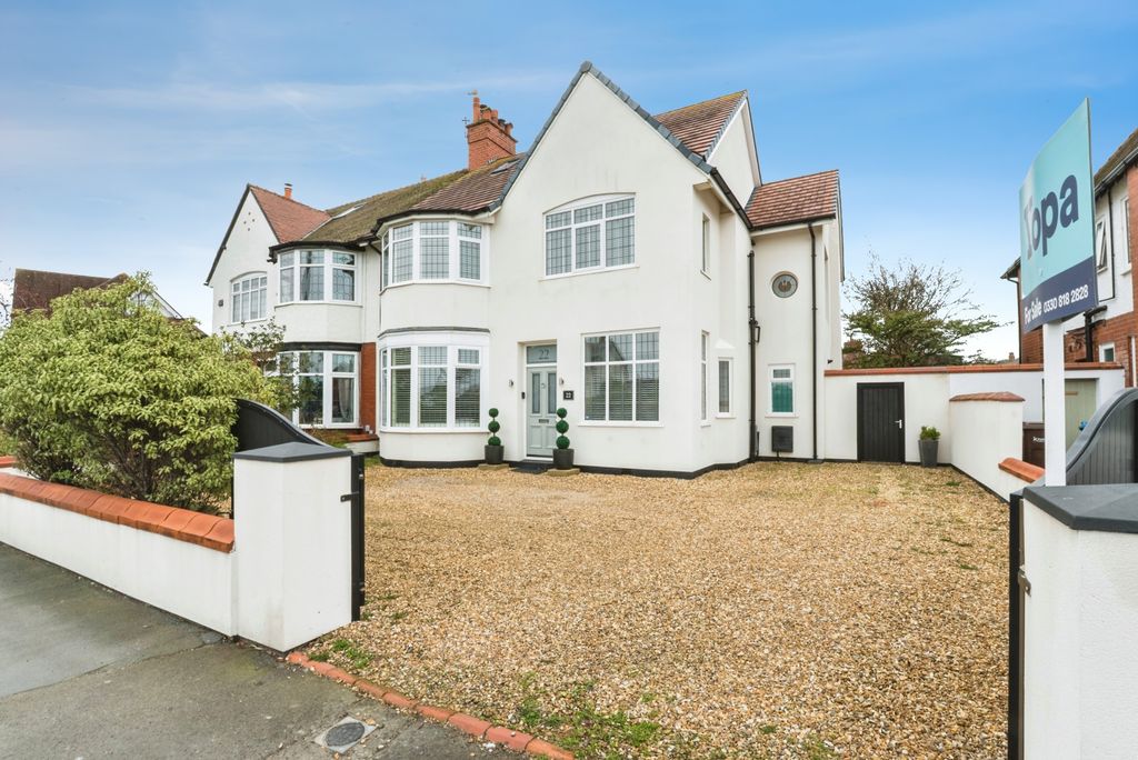 5 bed semi-detached house for saleMythop Road, Lytham St. Annes FY8