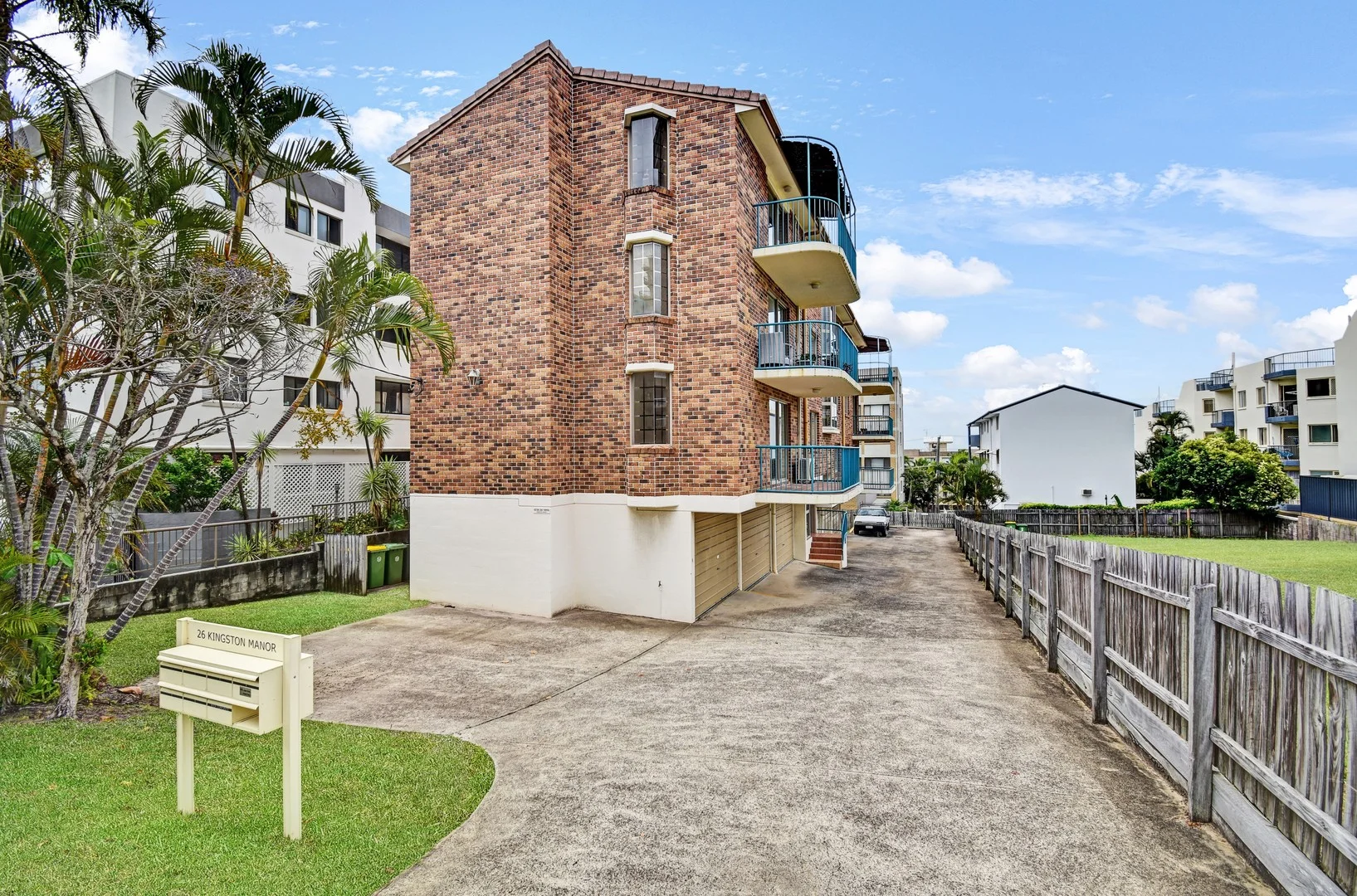 Unit 4/26 Moreton Parade, Kings Beach QLD 4551
