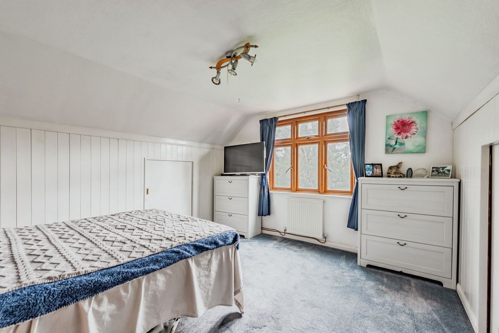 Additional image 12 of 3 bed detached house for saleAxes Lane, Redhill RH1