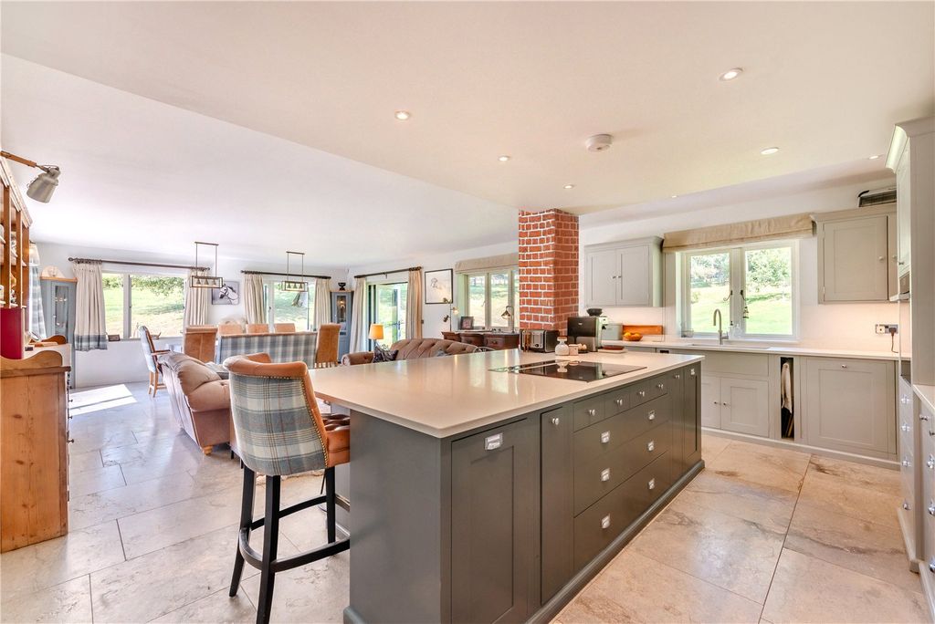 5 bed equestrian for saleWinterbourne Road, Berkshire, United Kingdom RG20 photo 3