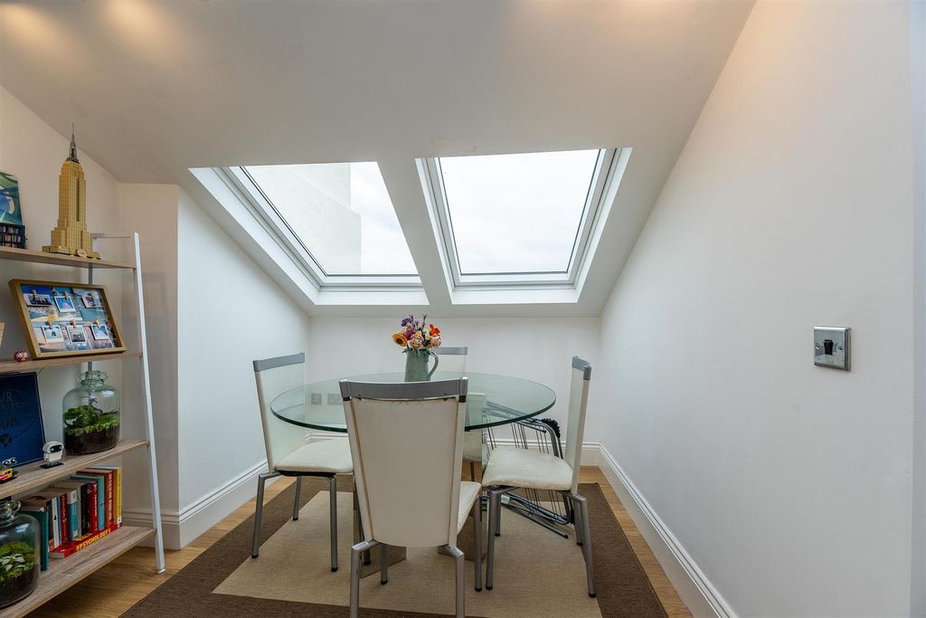 Additional image 5 of 2 bed flat for salePark Heights, The Ropewalk, The Park NG1